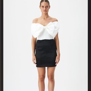 Bardot MINI BOW DRESS IN WHITE/BLACK size 6 NWT